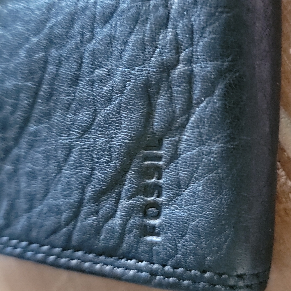 Fossil Wallet - Picture 2 of 5